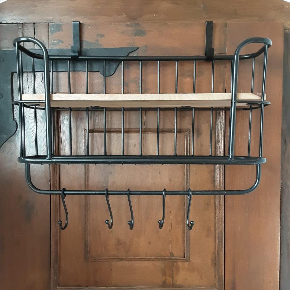 Küchenregal aus Metall mit Holzboden und Haken