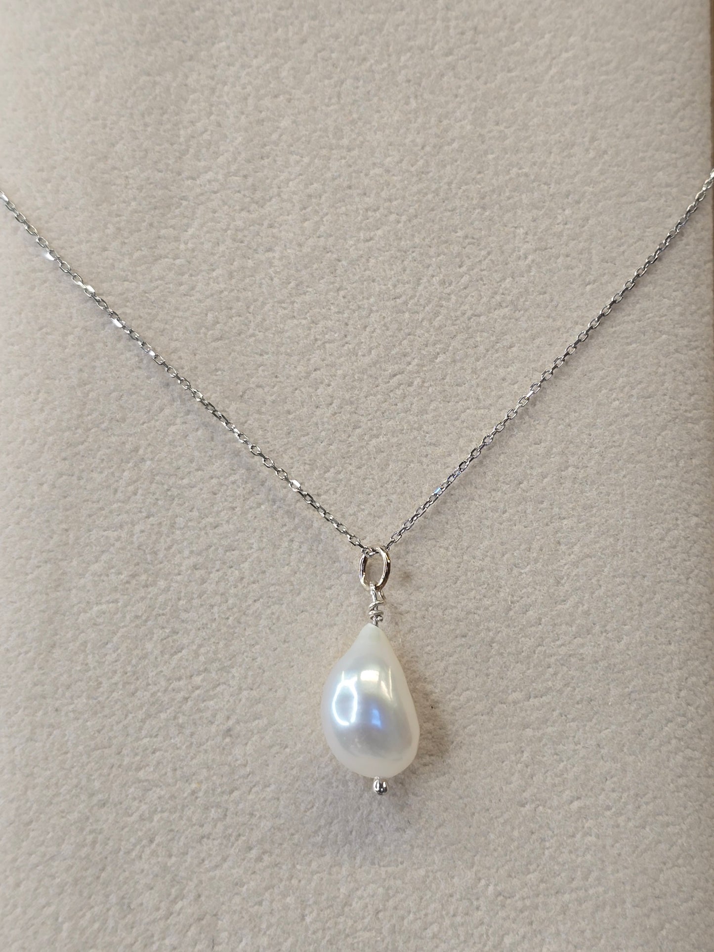 Halskette One Pearl