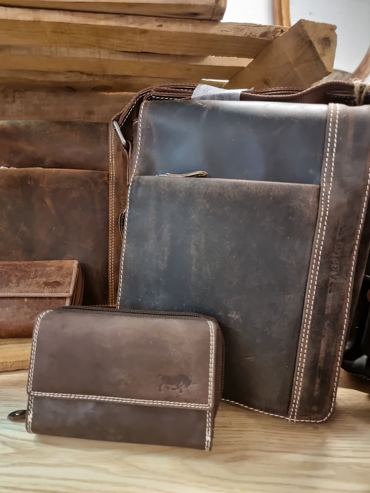 Ledertasche aus Büffelleder mit passendem Portemonnaie