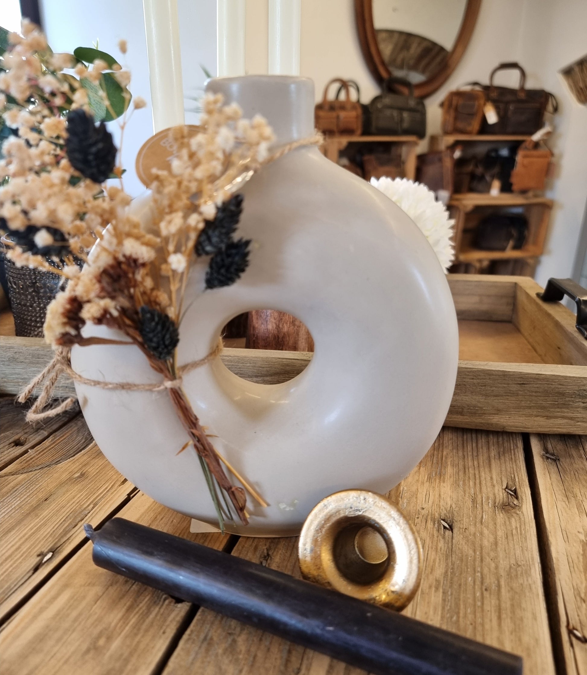 Kerzenhalter einfach in die Vasenmündung stecken und somit wird aus der Vase ein Kerzenhalter für Stabkerzen