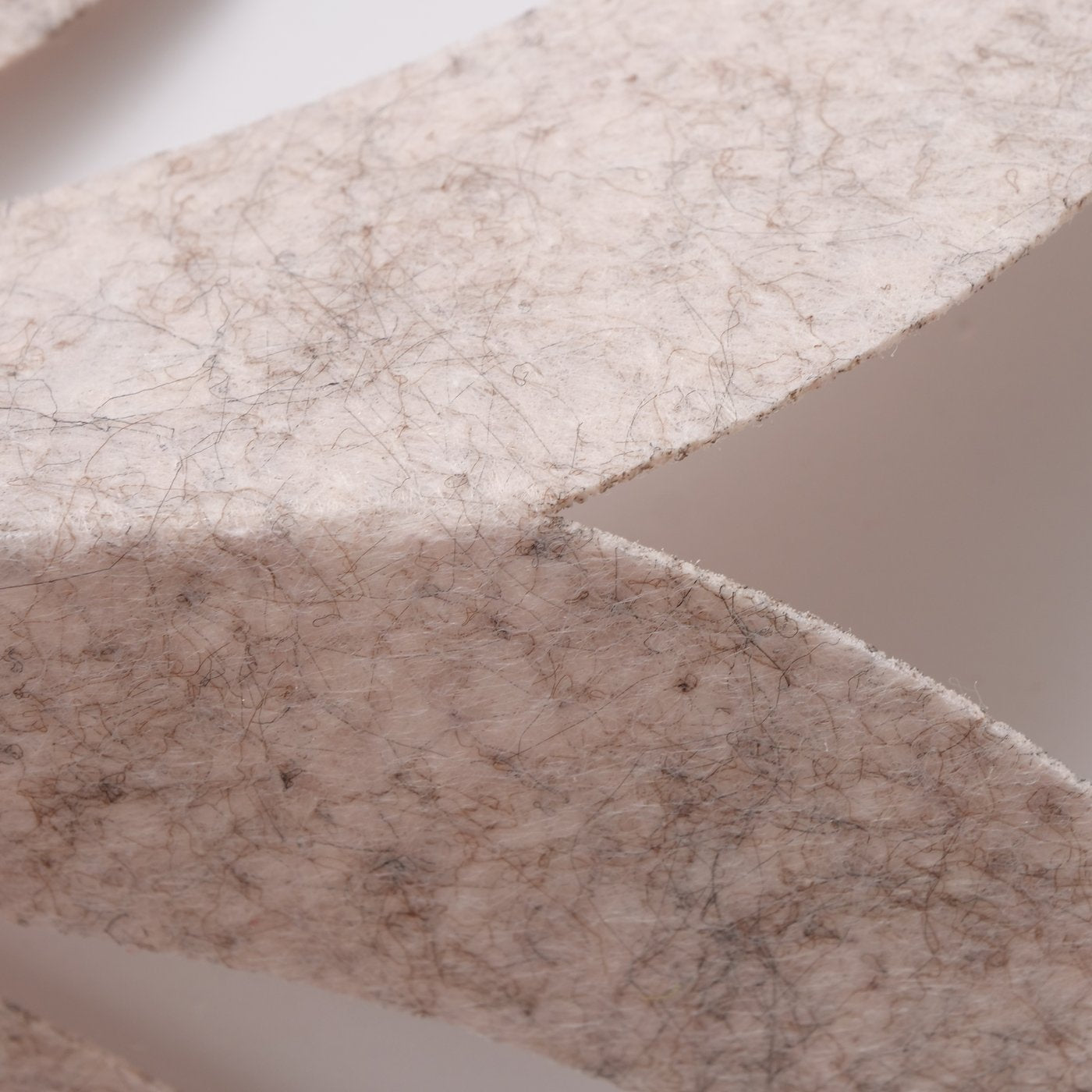 Dekoanhänger aus Textil in Blumenform-Nahaufnahme